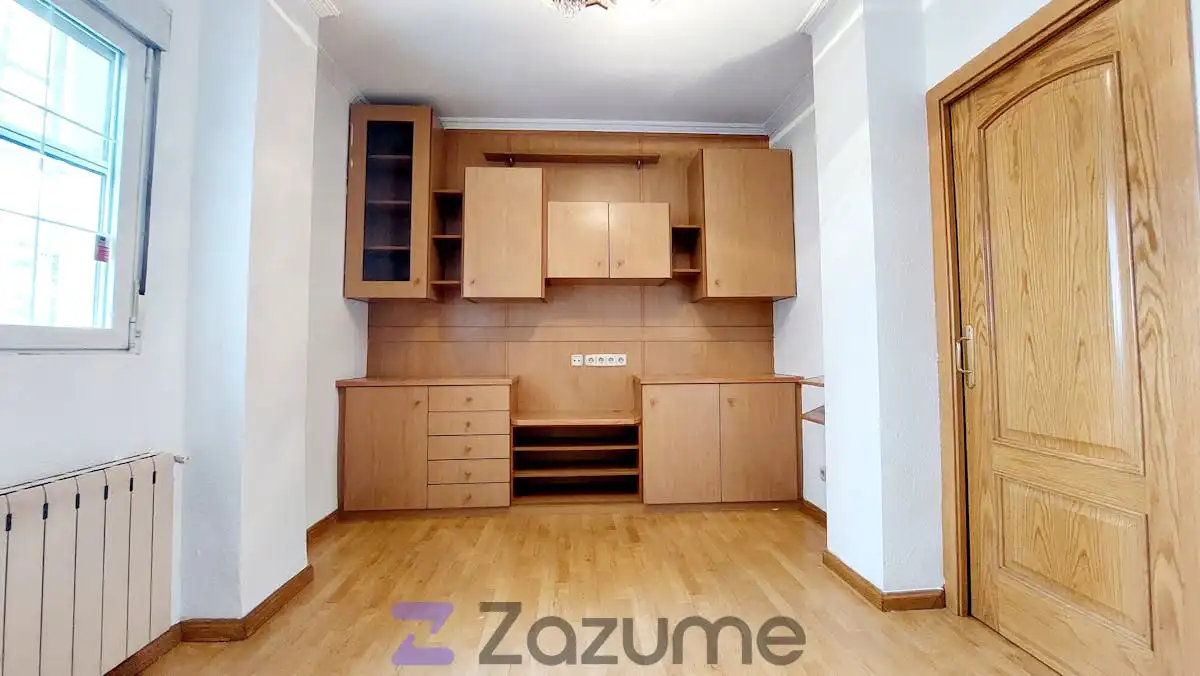 Flat for rent in Madrid  with Air Conditioner, Heating and Oven