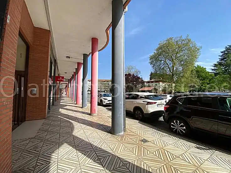 Geschaftsraum zur Miete in Zalla 