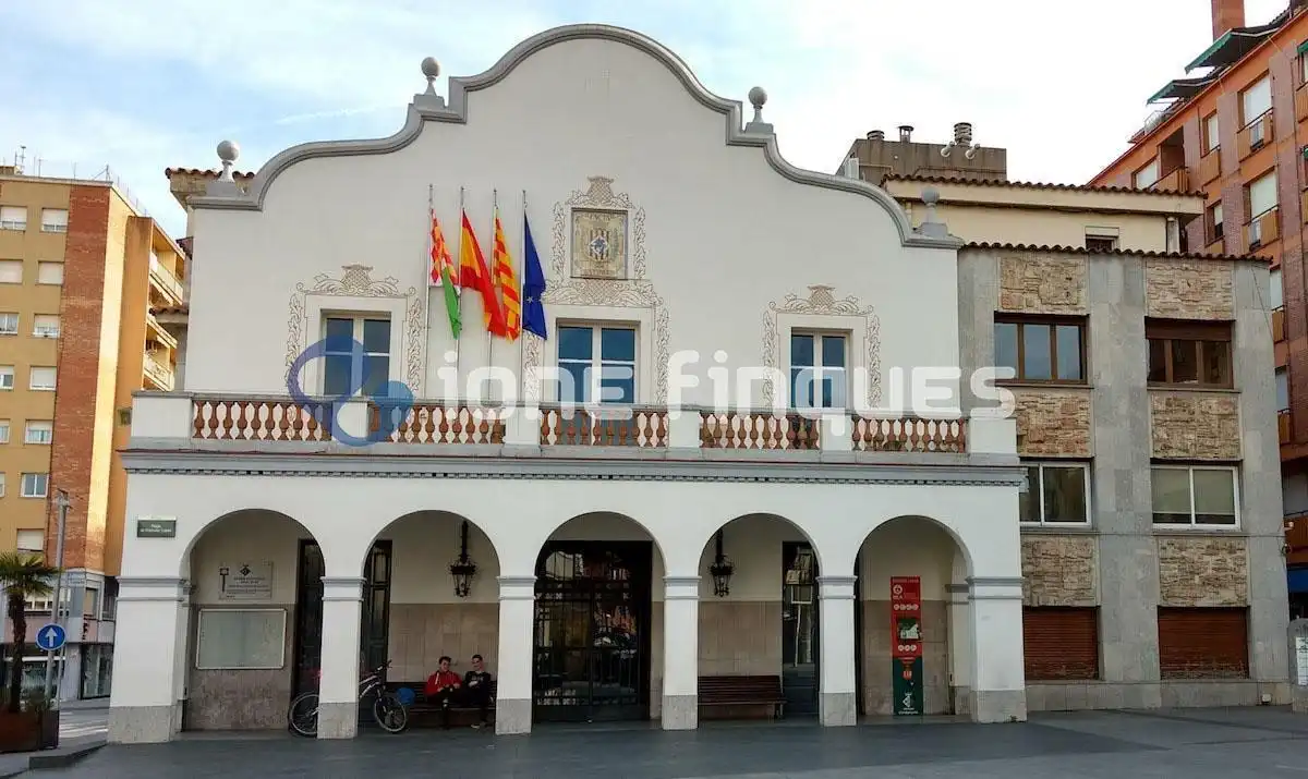 Exterior view of Apartments for sale in Cerdanyola del Vallès  with Heating, Balcony and Internet