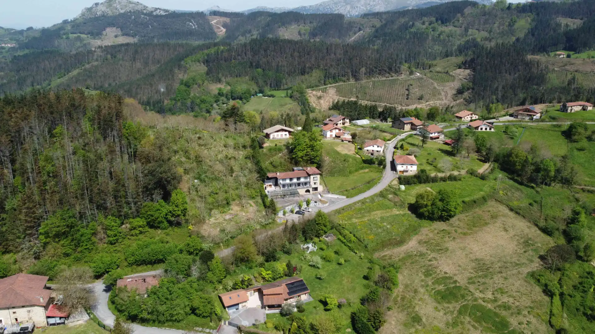 Vista exterior de Edificio en venta en Zeanuri