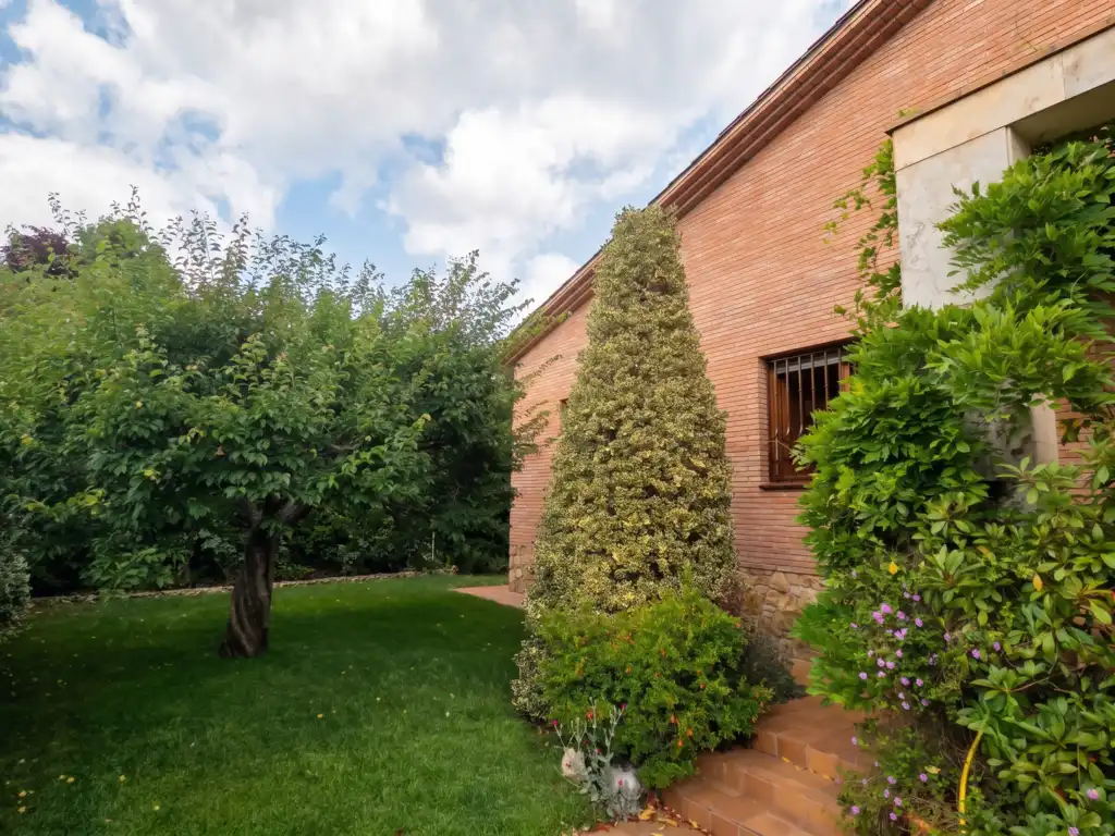 Garden of Detached homes for sale in Santa Maria de Palautordera  with Air Conditioner, Heating and Private garden