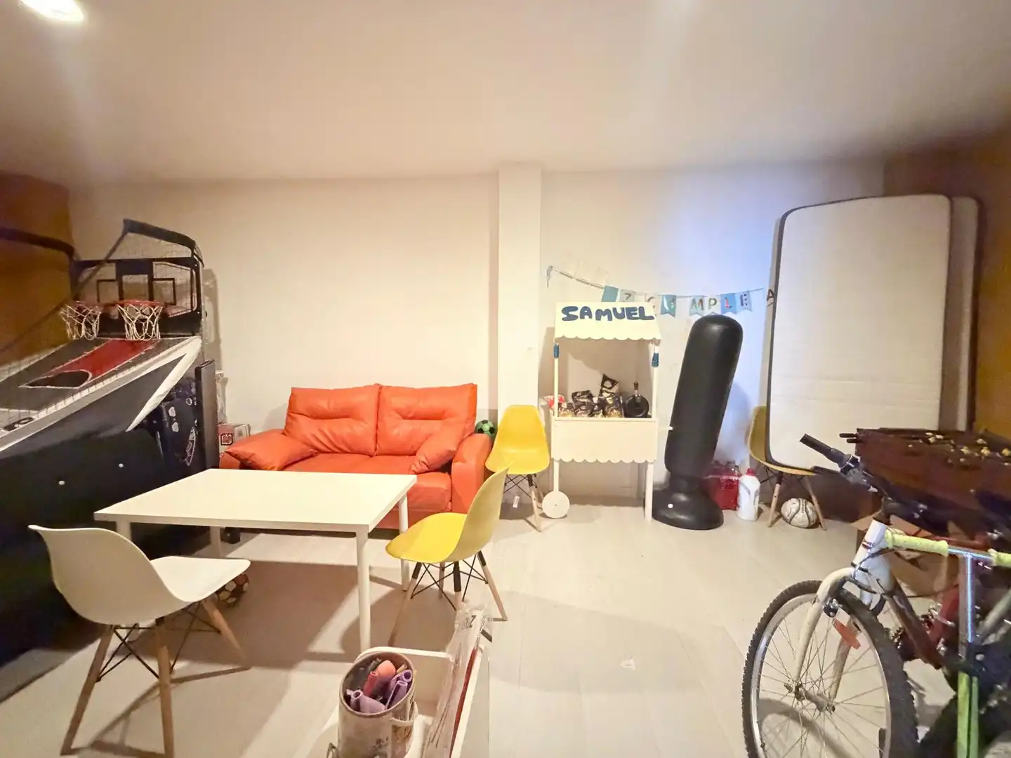 Houses for sale in Sevilla  with Air Conditioner, Private garden and Parquet flooring