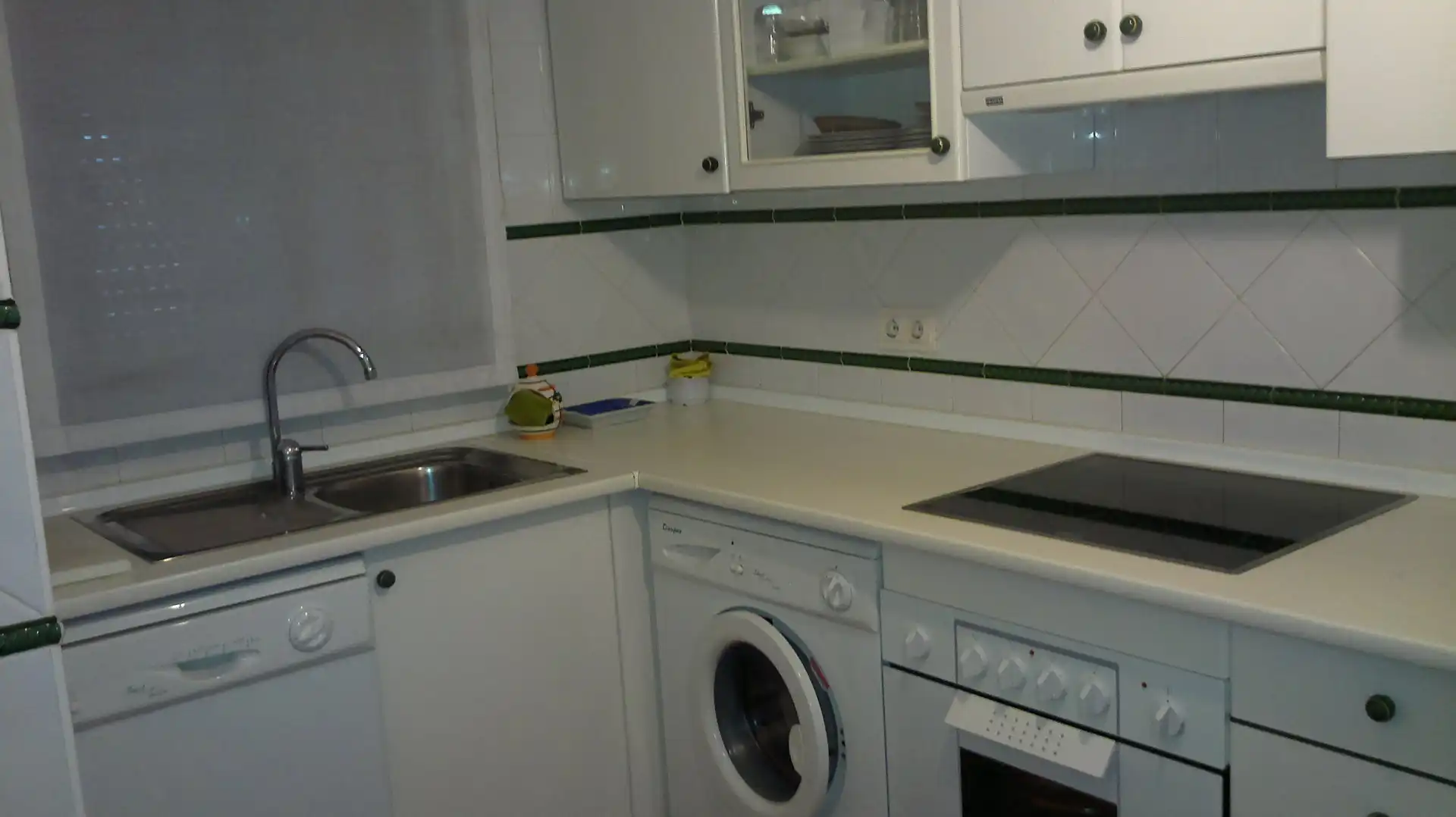 Cuina de Apartament en venda en Casares amb Piscina, Moblat i Internet
