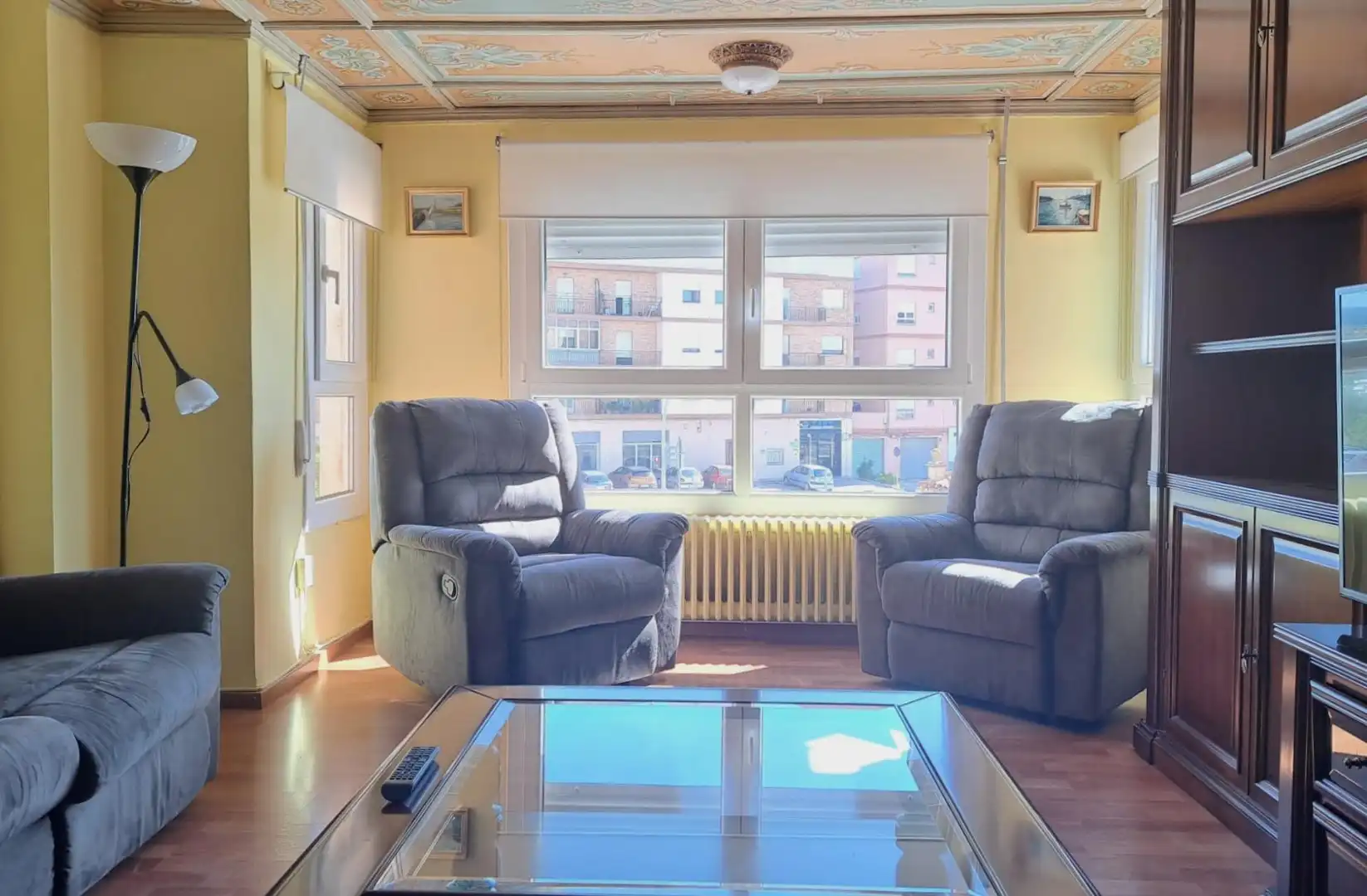 Sala d'estar de Pis en venda en Requena amb Calefacció, Parquet i Terrassa