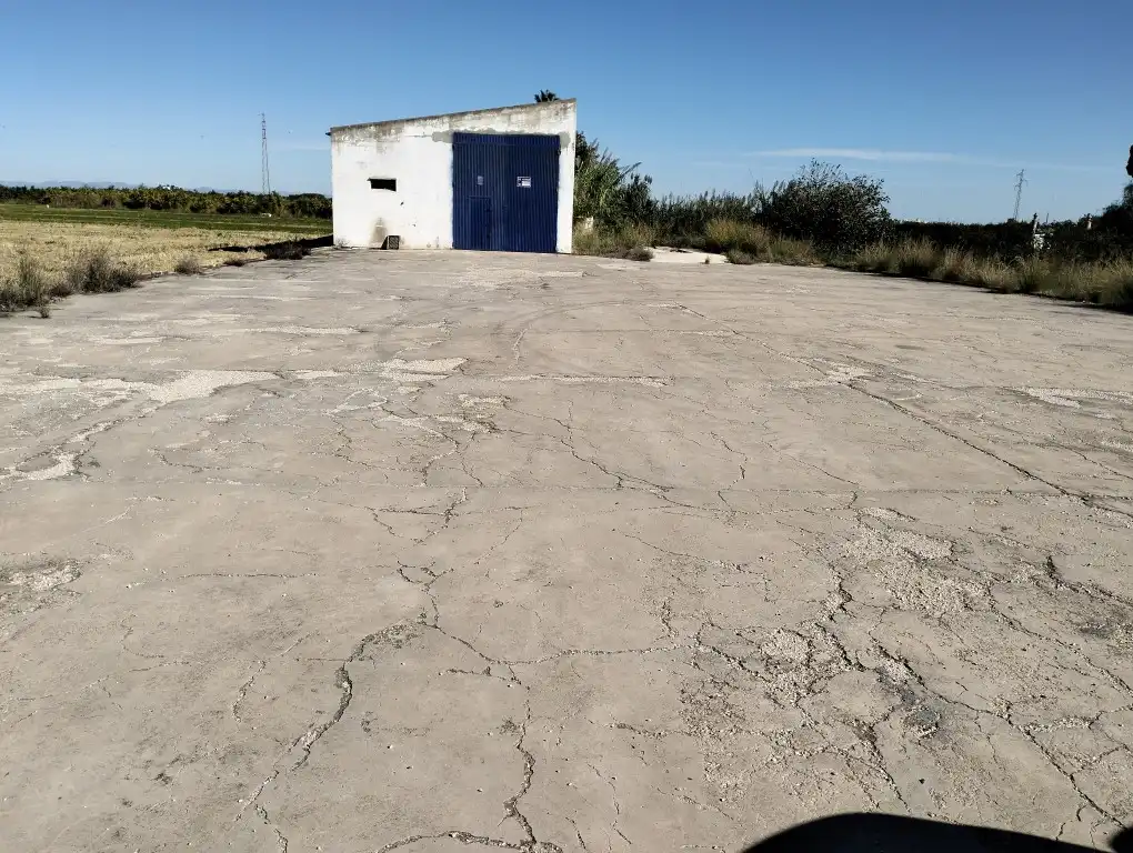 Vista exterior de Nave industrial en venta en Sueca