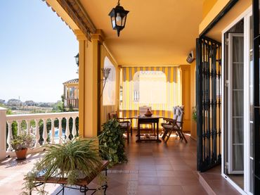 Villa con balcone in vendita a Campo de Mijas
