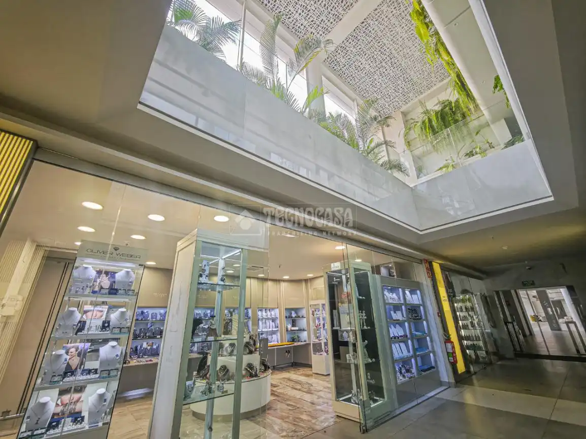 Commercial properties for sale in Arona  with Air Conditioner, Furnished and Alarm