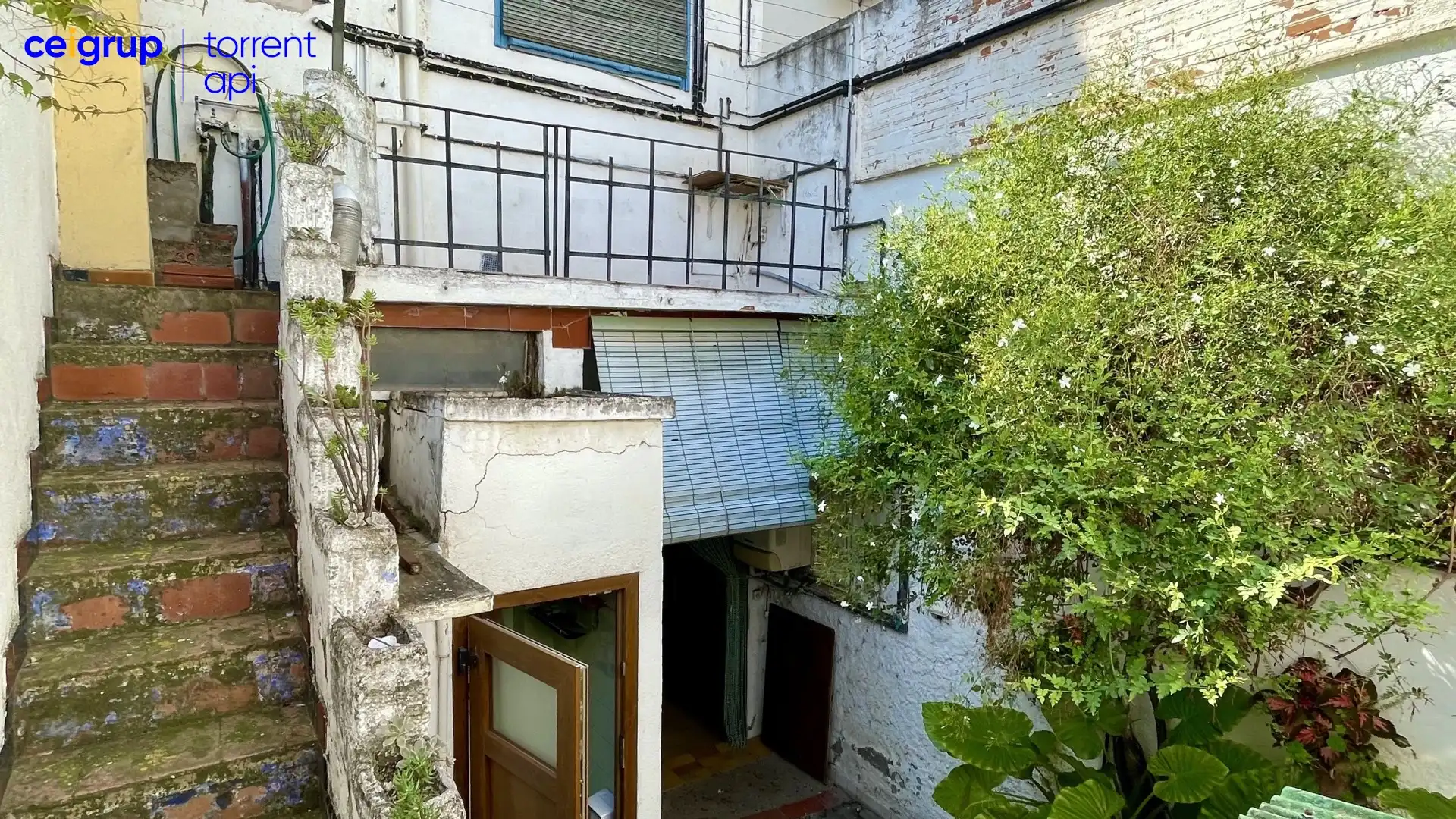 Vista exterior de Casa adosada en venta en Torroella de Montgrí con Terraza, Amueblado y Balcón