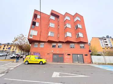Appartement avec balcon à vendre à Calle ESTEBAN PUENTE