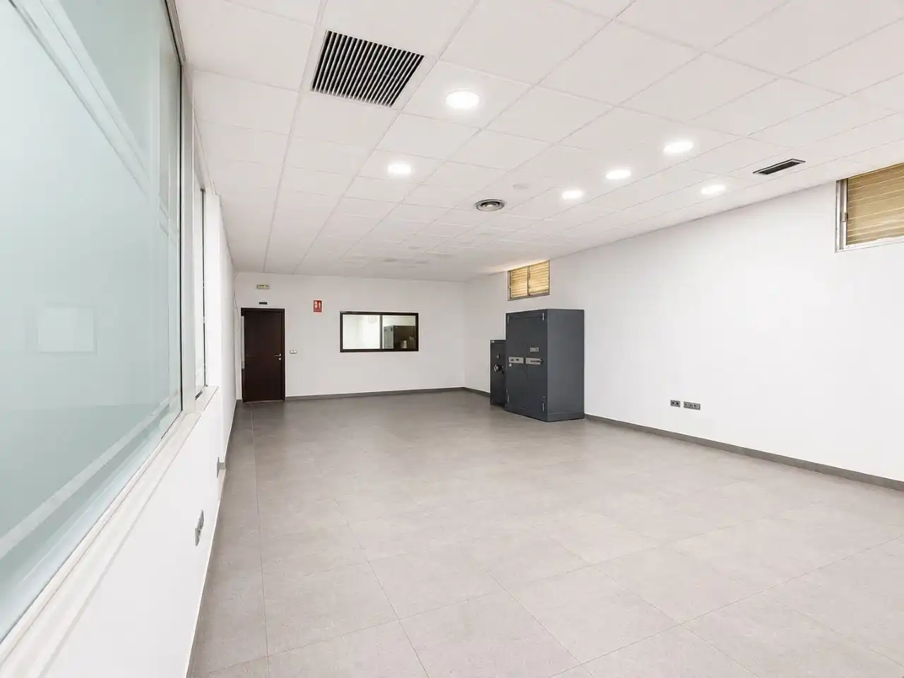 Nave industrial de alquiler en Córdoba con Calefacción y Alarma
