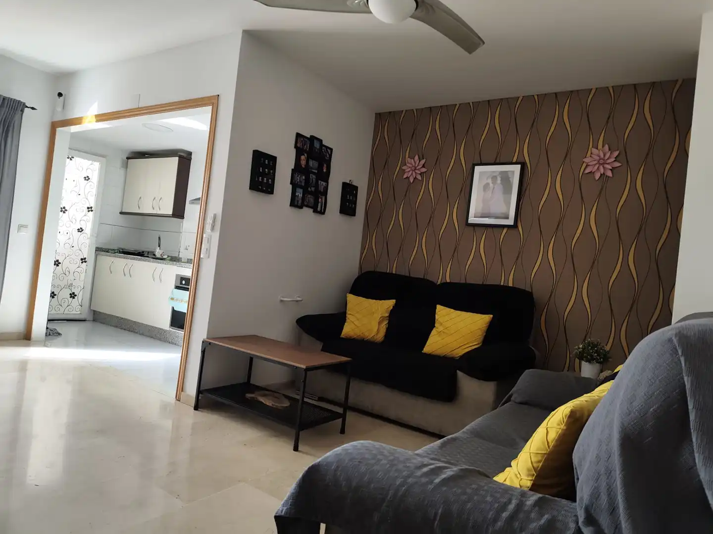 Sala d'estar de Pis en venda en Rincón de la Victoria amb Aire condicionat, Terrassa i Moblat