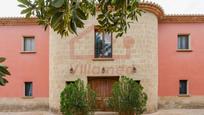 Vista exterior de Casa o xalet en venda en Riba-roja de Túria amb Aire condicionat, Terrassa i Piscina