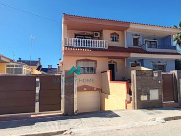 Xalet amb balcó en venda a Pedanías Este