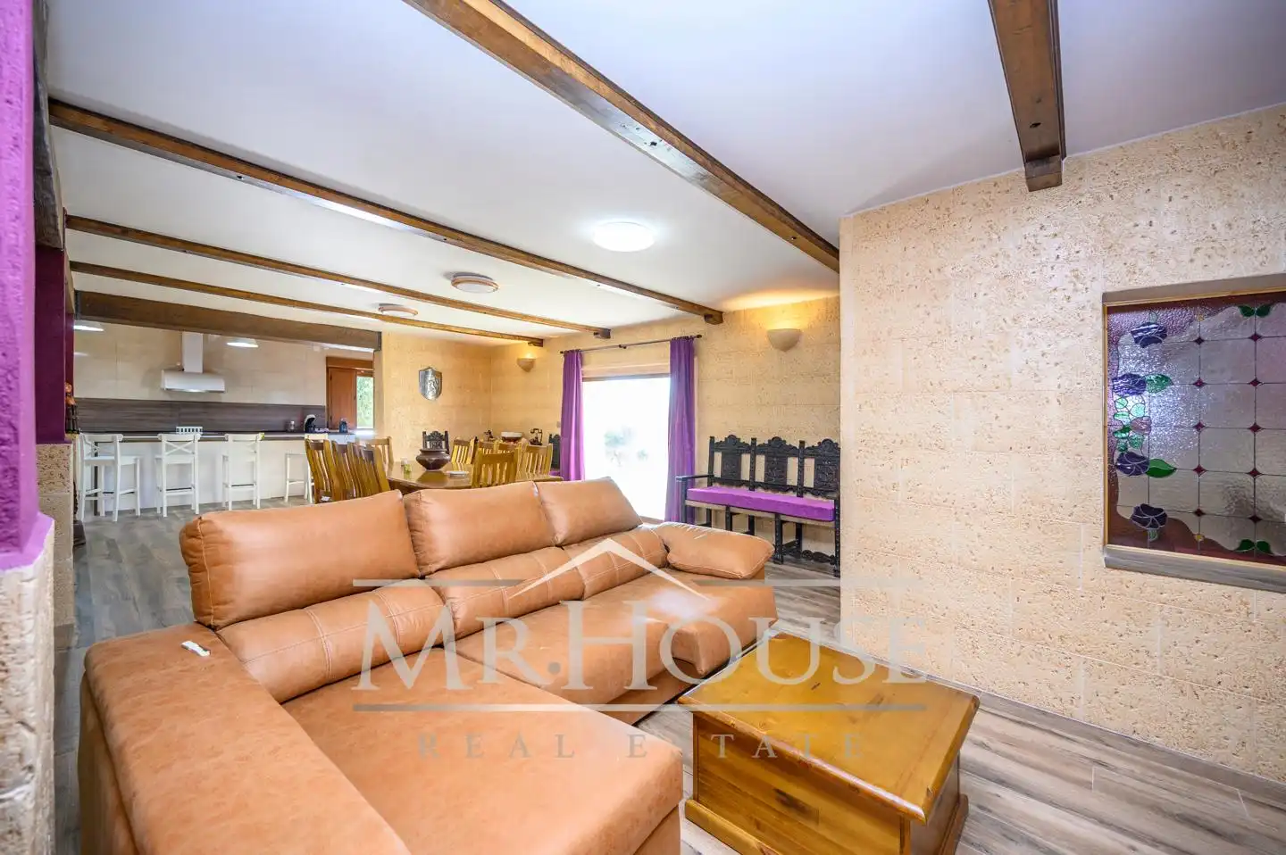Sala de estar de Finca rústica en venta en Perales de Tajuña con Aire acondicionado, Calefacción y Jardín privado