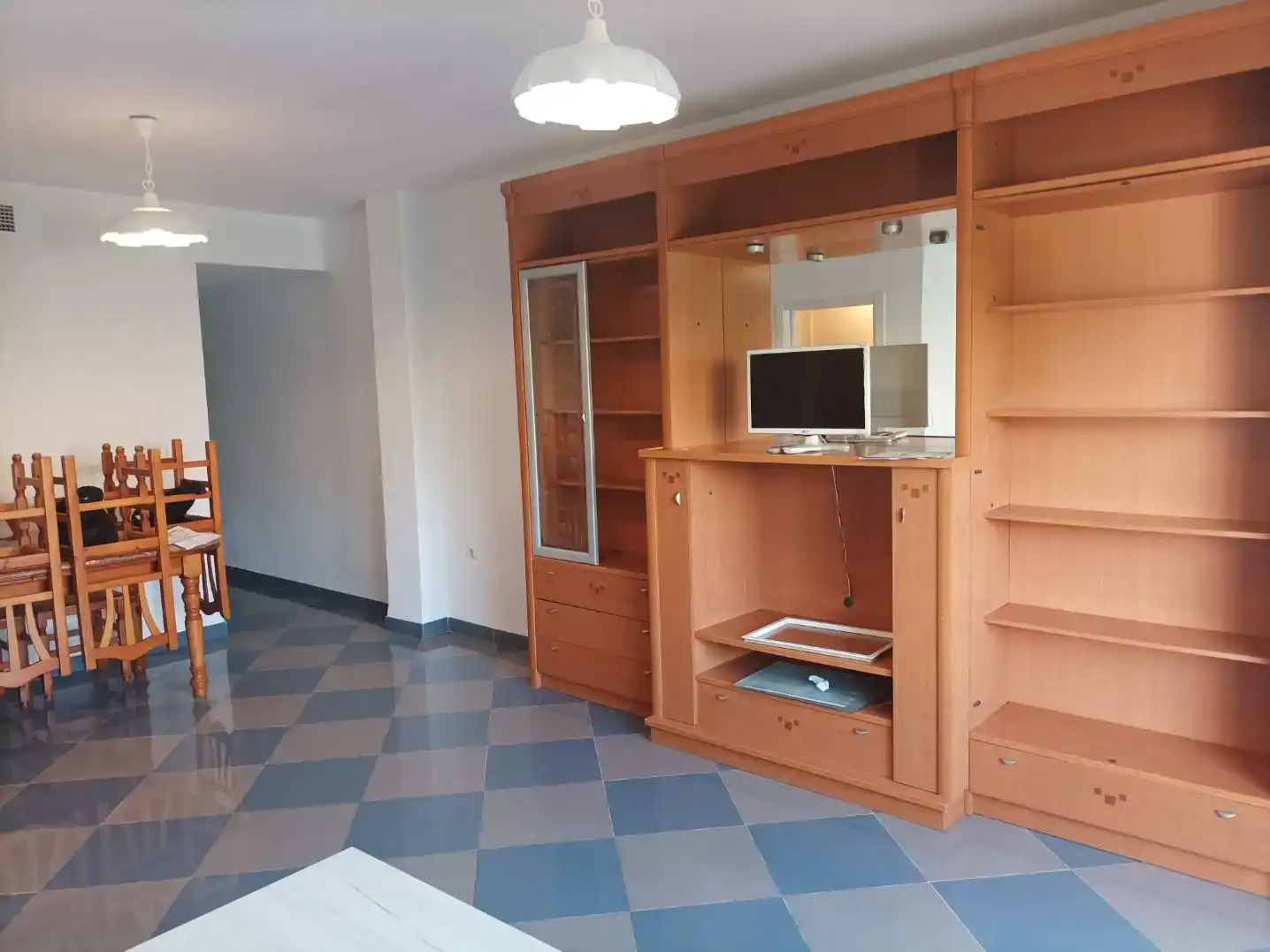 Wohnzimmer von Wohnung zur Miete in Sureste