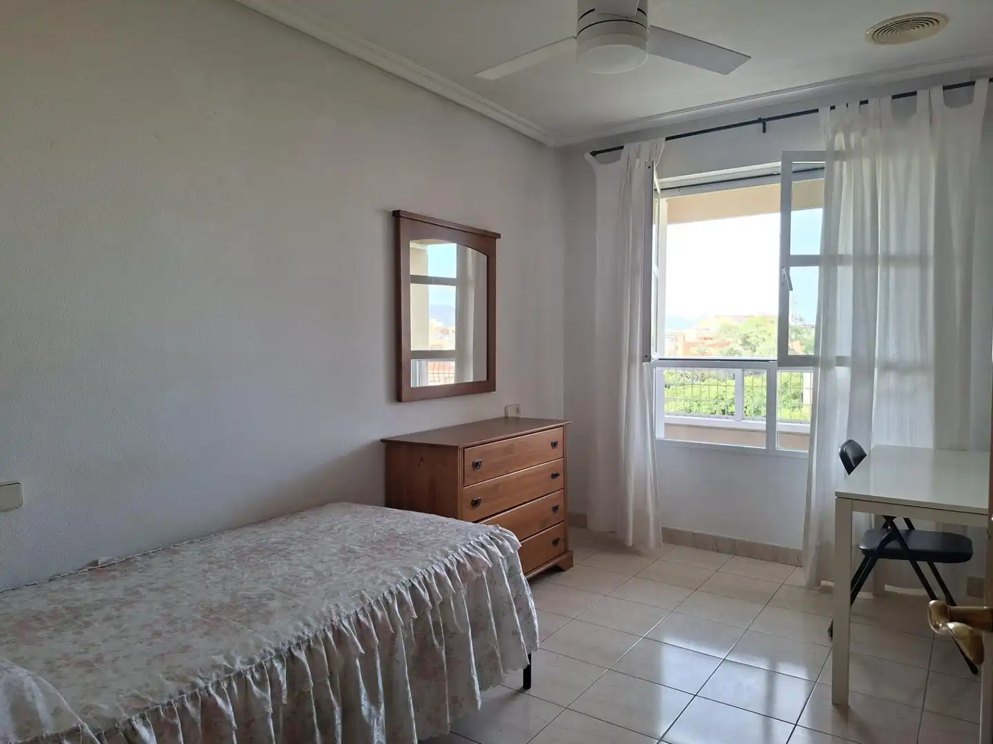 Habitación de Piso de alquiler en Murcia con Trastero, Amueblado y Balcón