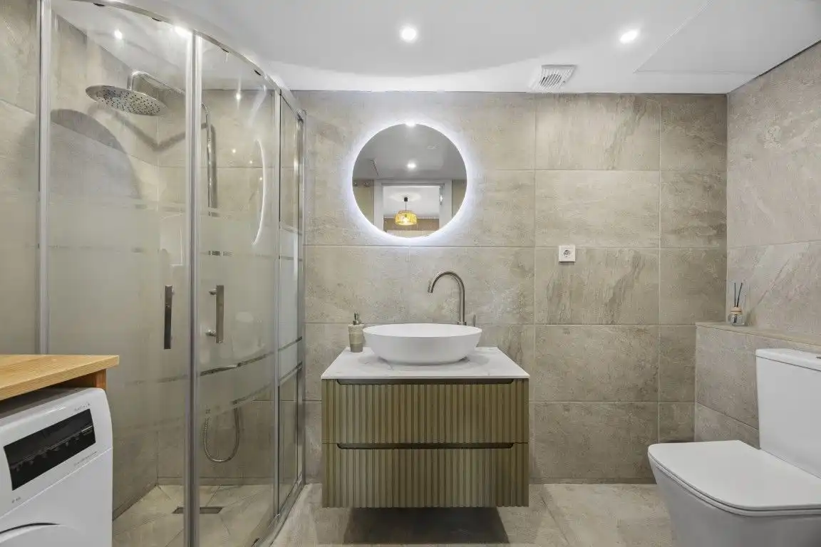 Baño de Apartamento en venta en Benalmádena con Aire acondicionado, Calefacción y Amueblado