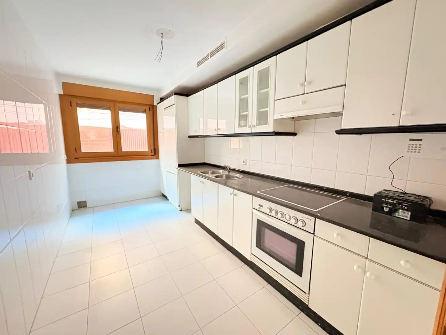 Cocina de Piso en venta en Ponferrada con Calefacción y Trastero