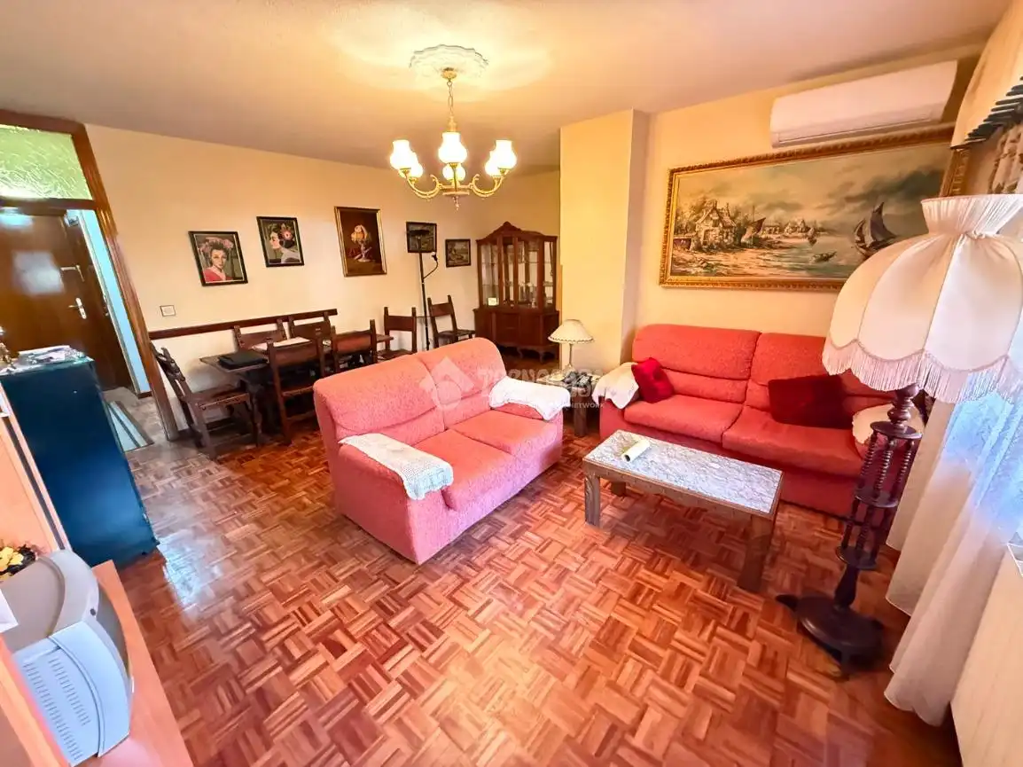 Living room of Flat for sale in Alcalá de Henares  with Air Conditioner and Heating