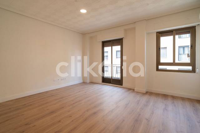 Piso en Alquiler en Barrio de Benicalap