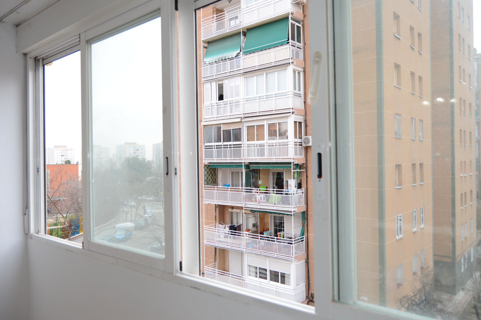 Dormitori de Pis en venda en  Madrid Capital amb Calefacció, Terrassa i Forn