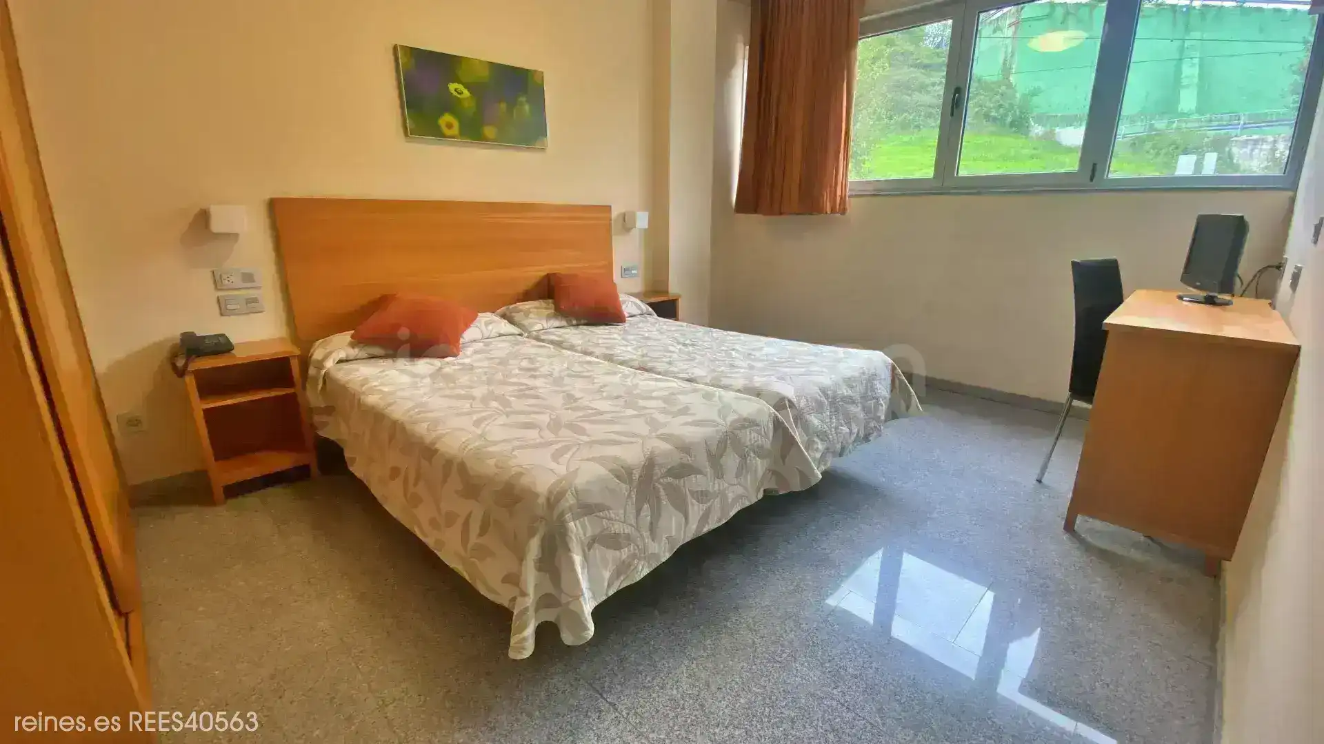 Schlafzimmer von Gebäude zur Miete in Oviedo 