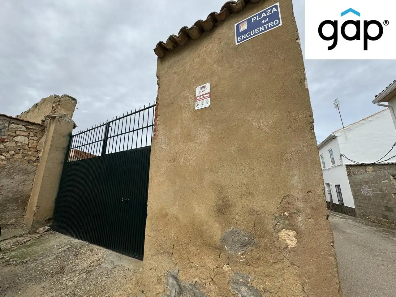 Parkplatz von Fabrikhallen zum Verkauf in Villares del Saz