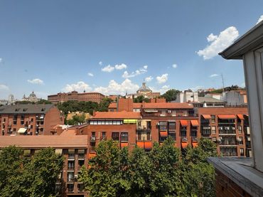 Appartamento con ascensore in affitto a Ronda de Segovia