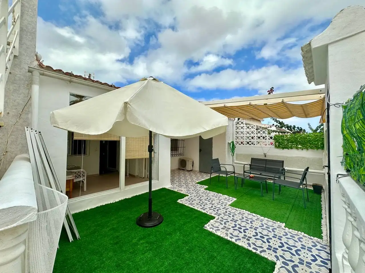 Casa con giardino in affitto a Zona Carrefour - Urbanizaciones, imagen 2