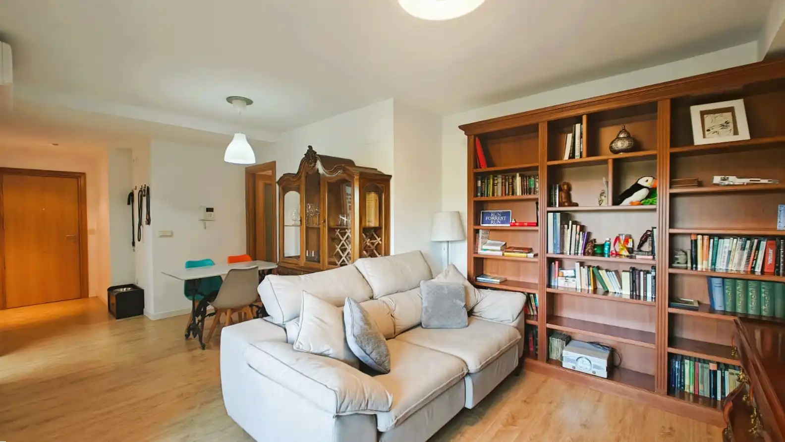 Living room of Flat for sale in Valencia  with Air Conditioner, Furnished and Oven
