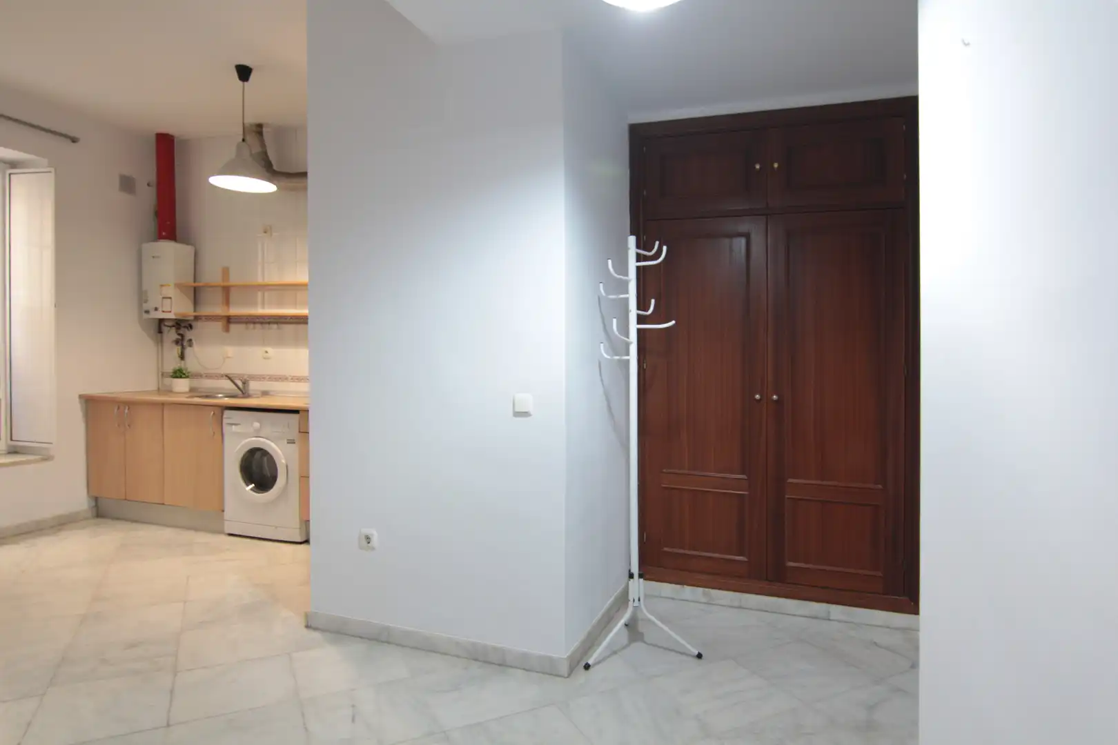 Flat for sale in Sevilla  with Air Conditioner, Heating and Furnished
