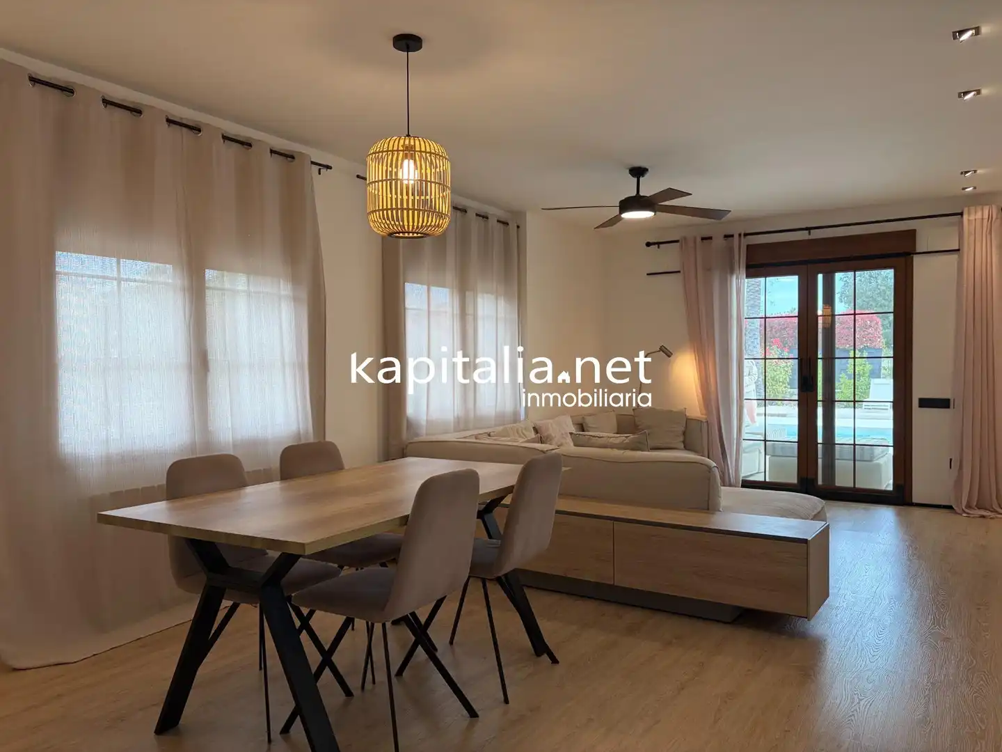 Sala d'estar de Casa o xalet en venda en Ontinyent amb Aire condicionat, Calefacció i Jardí privat