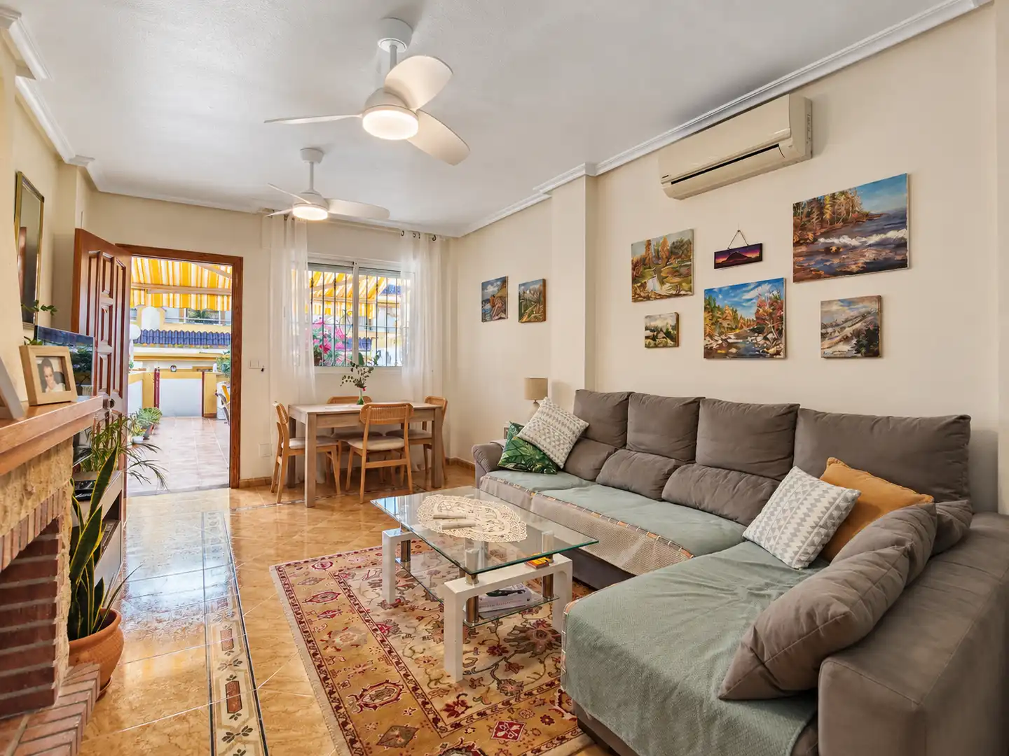 Sala d'estar de Casa adosada en venda en Orihuela Costa