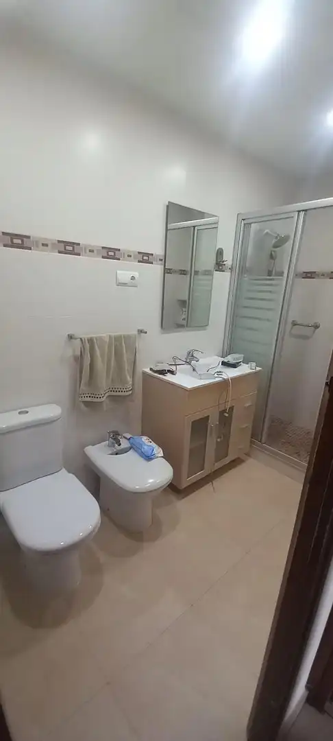 Baño de Piso de alquiler en Rubí con Aire acondicionado, Terraza y Amueblado
