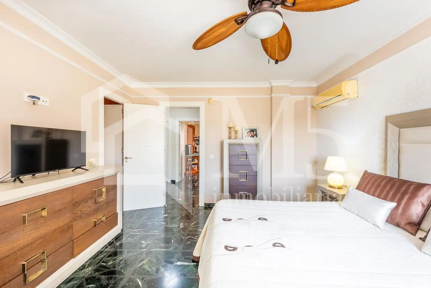 Dormitori de Casa adosada en venda en Vélez-Málaga amb Aire condicionat, Jardí privat i Terrassa