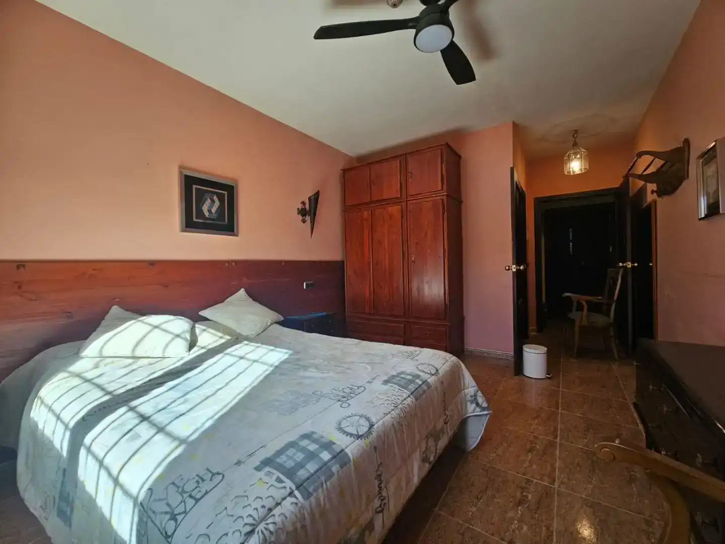 Dormitori de Casa o xalet en venda en Navahermosa amb Aire condicionat, Piscina i Balcó