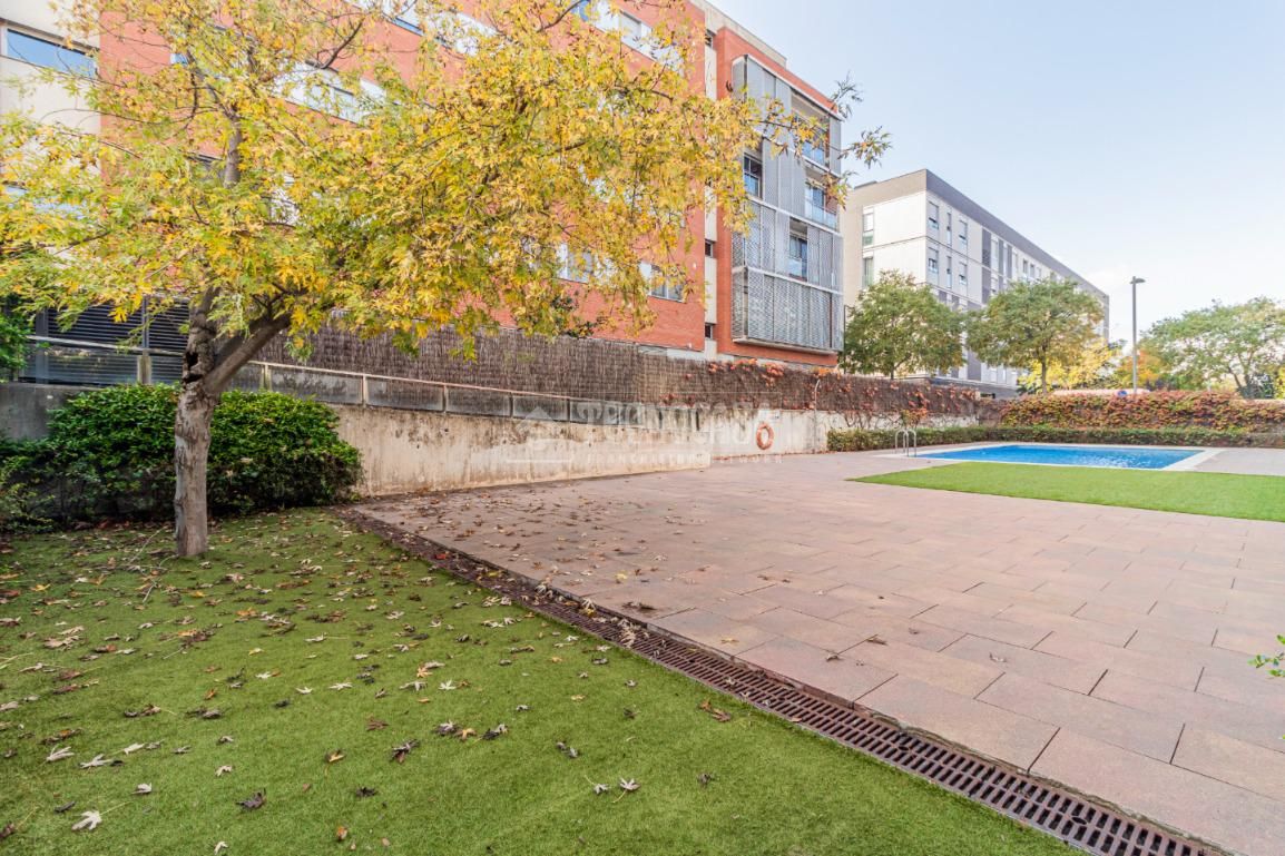 Vista exterior de Pis en venda en Sant Cugat del Vallès amb Aire condicionat, Terrassa i Balcó