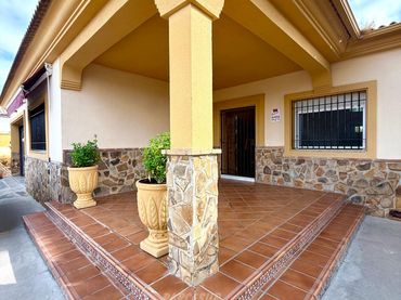 Casa amb piscina en venda a Periurbano Oeste - Sierra