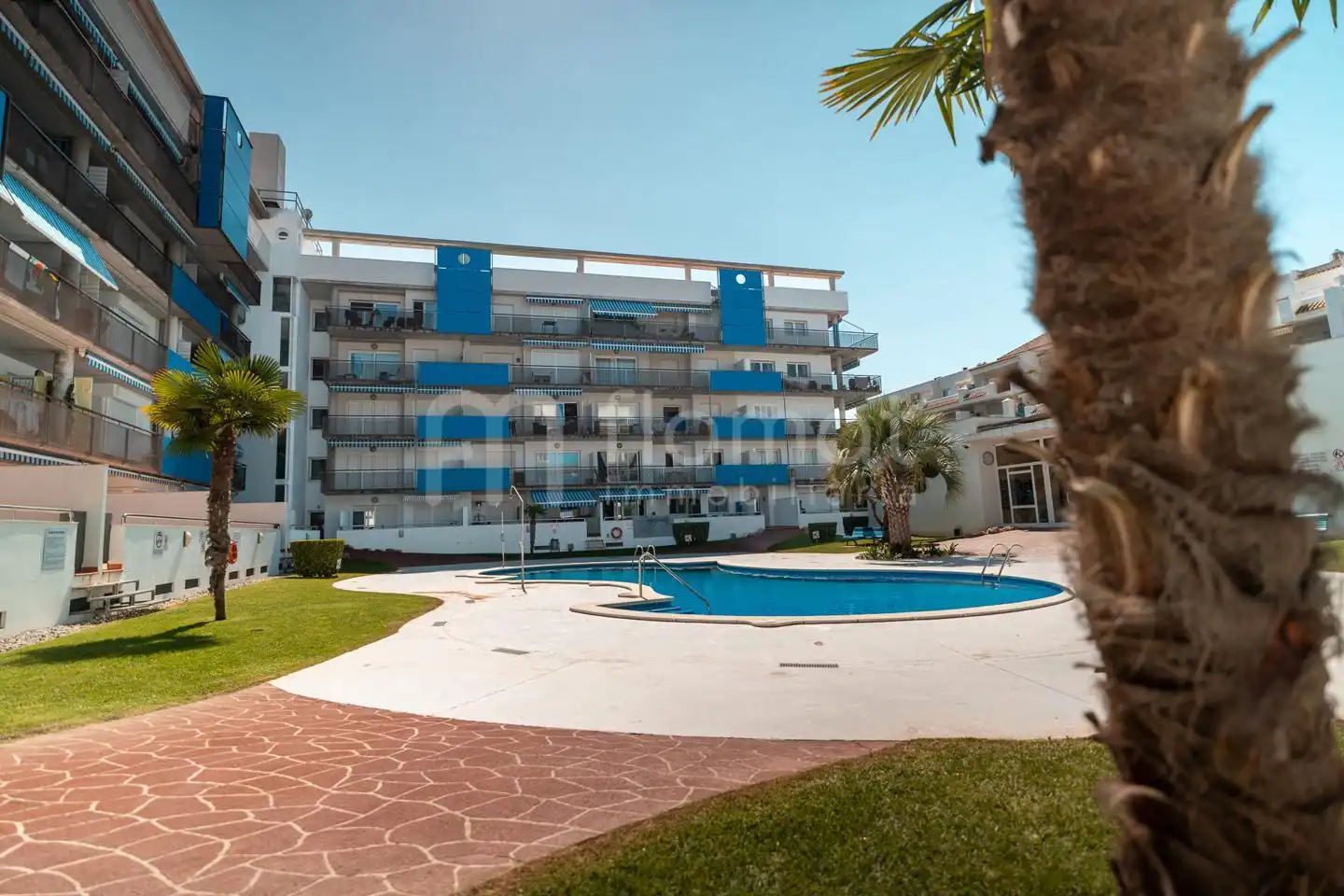 Exterior view of Ground floor for sale in Roses  with Air Conditioner and Terrace
