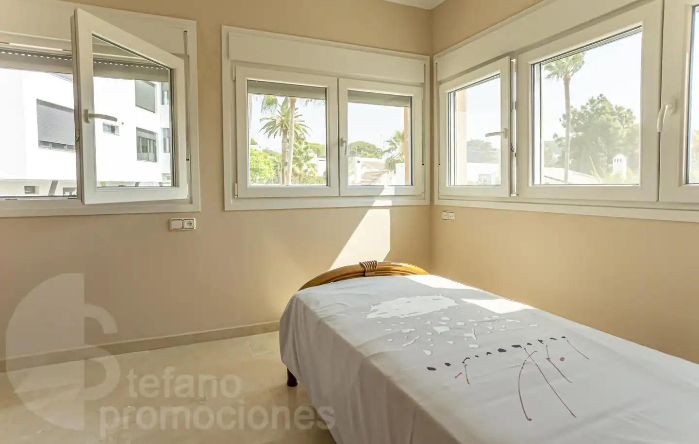 Schlafzimmer von Haus oder Chalet zum Verkauf in Málaga mit Klimaanlage, Privatgarten und Terrasse