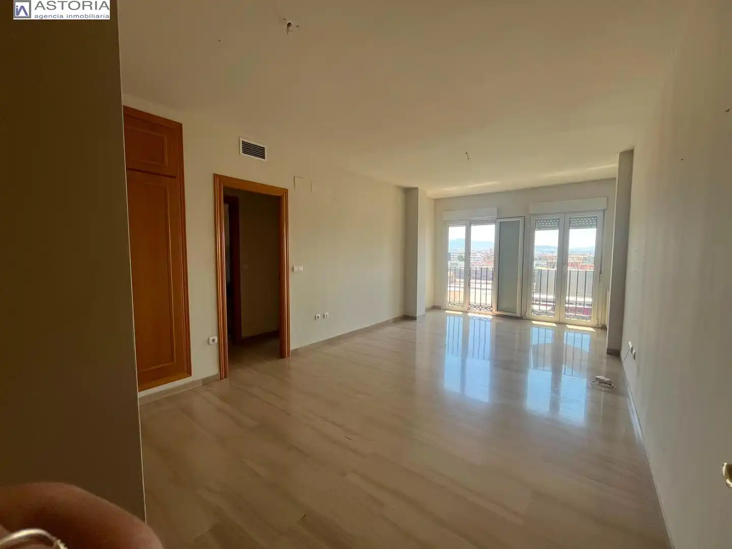 Sala d'estar de Pis de lloguer en Granada amb Aire condicionat, Calefacció i Traster