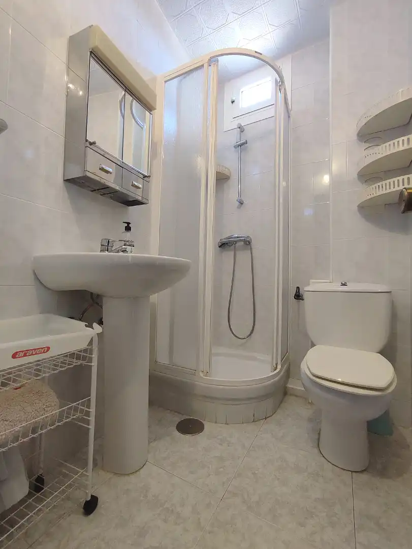 Baño de Piso en venta en San Pedro del Pinatar con Terraza, Amueblado y Horno