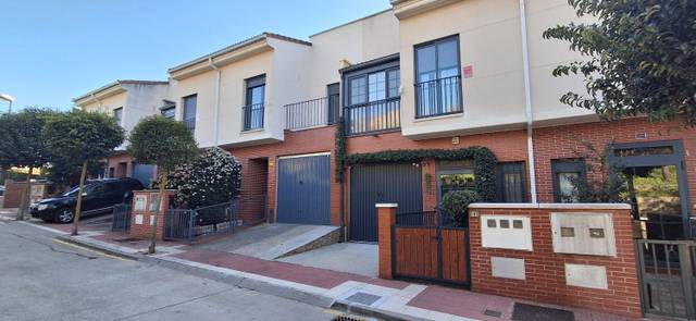 Casa adosada en Venta en EMPECINADO en Cigales