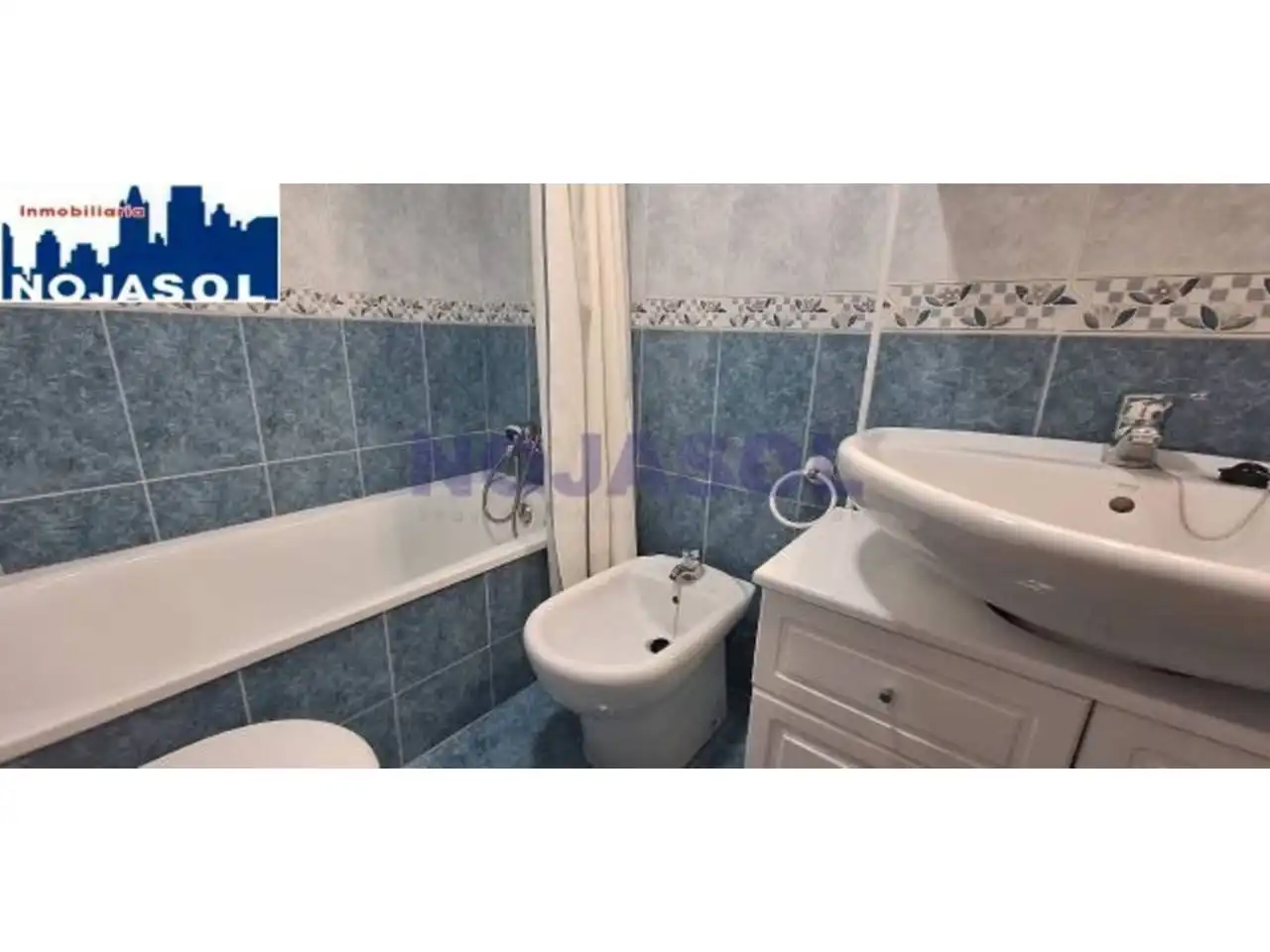 Baño de Apartamento de alquiler en Noja con Calefacción, Trastero y Amueblado