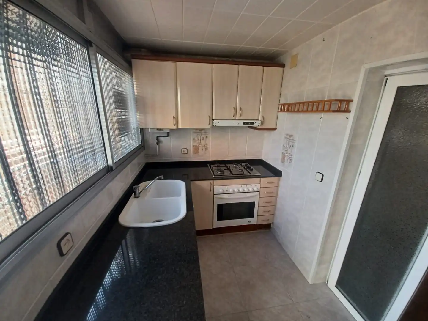 Kitchen of Flat for sale in L'Hospitalet de Llobregat