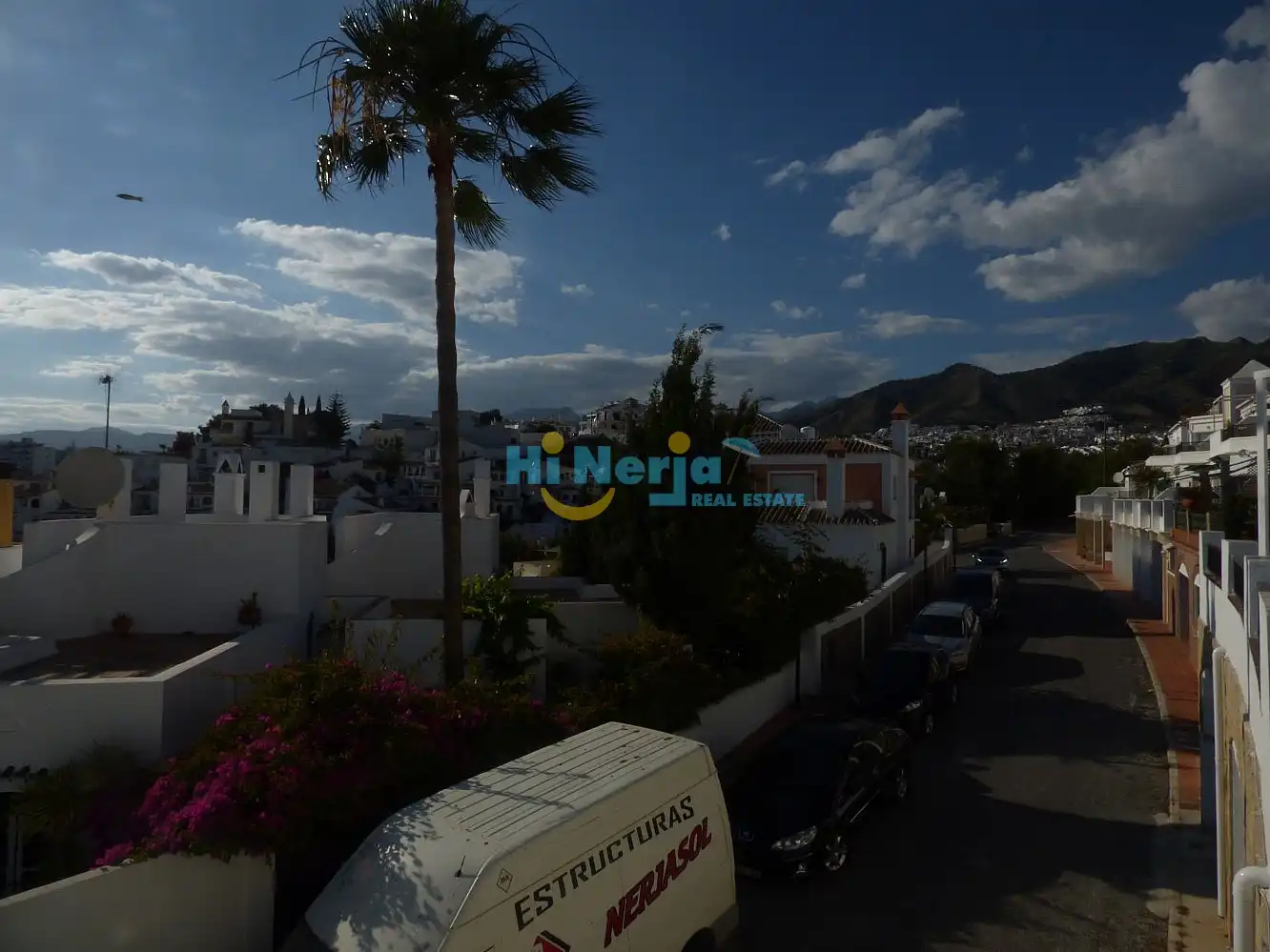 Vista exterior de Àtic en venda en Nerja amb Terrassa