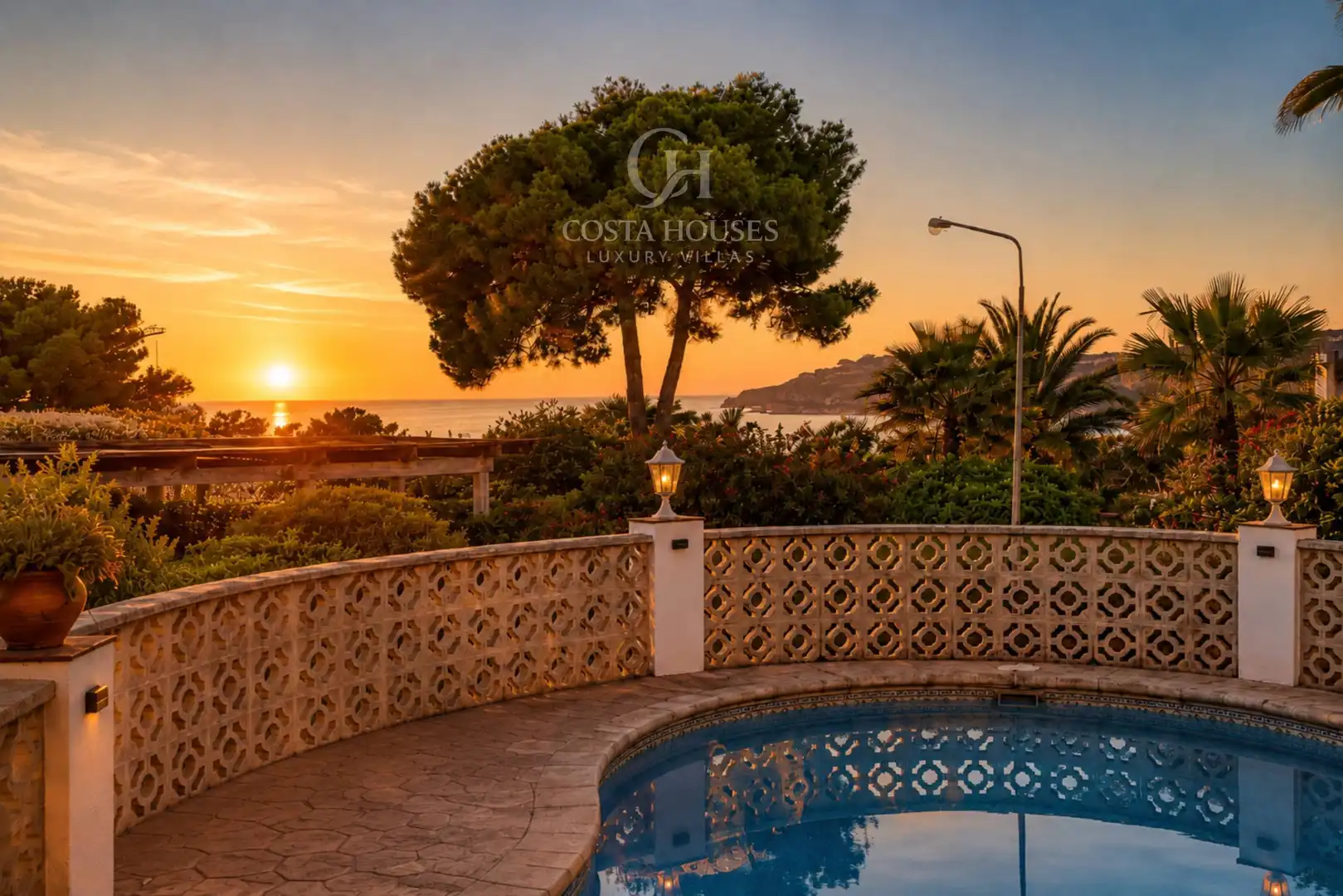 Vista exterior de Casa o xalet en venda en Jávea / Xàbia amb Aire condicionat, Calefacció i Jardí privat