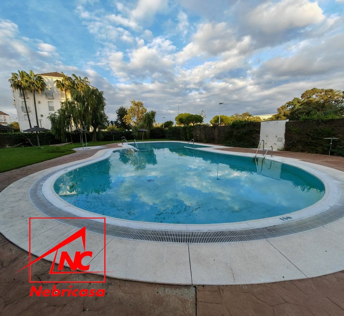 Piscina de Pis en venda en Rota amb Aire condicionat i Piscina