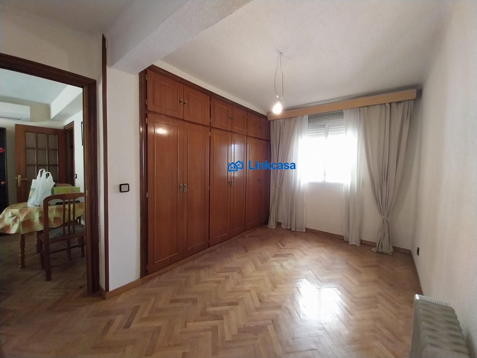 Bedroom of Flat for sale in  Madrid Capital  with Private garden and Parquet flooring