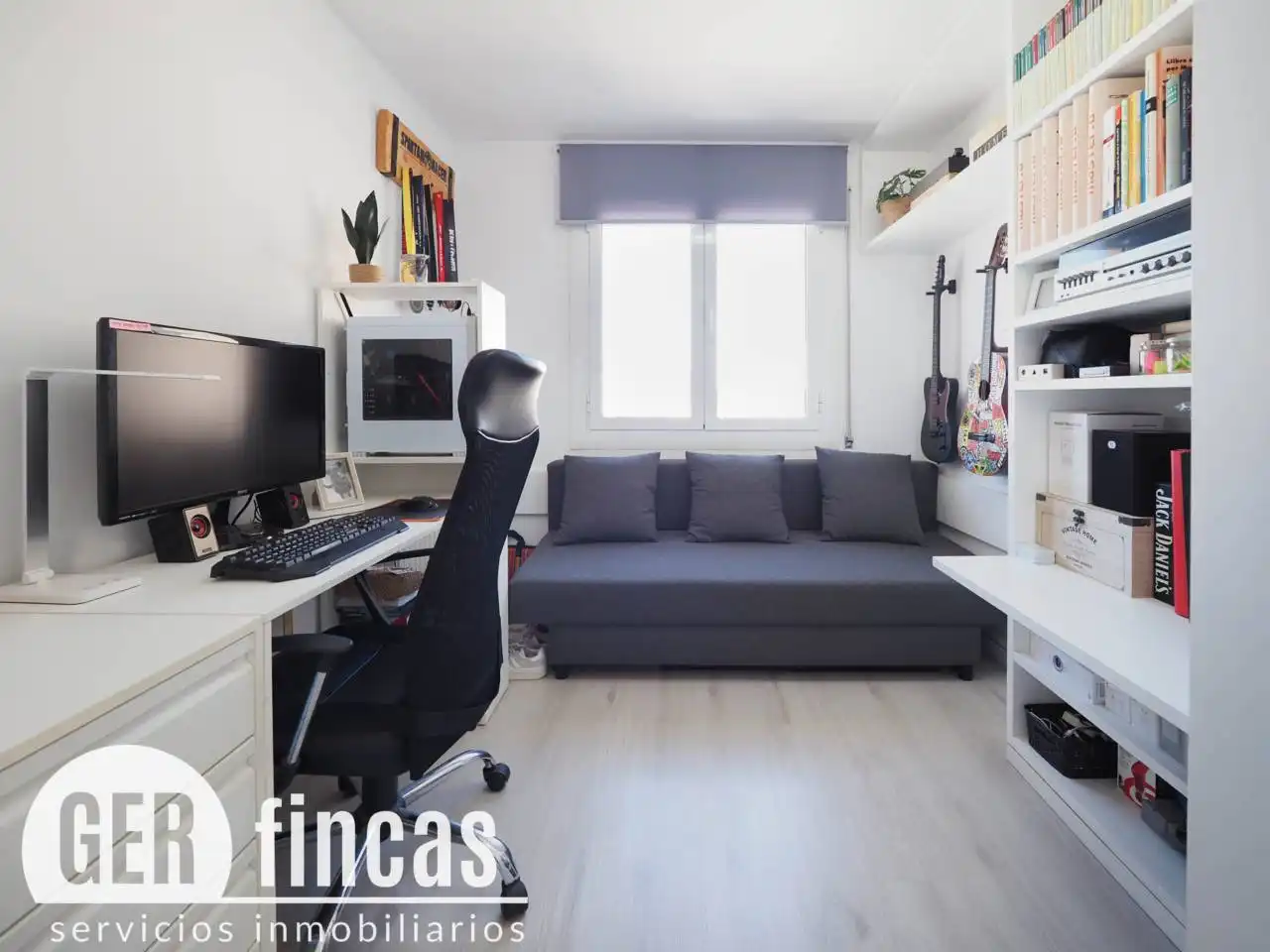 Sala d'estar de Àtic en venda en Ponent